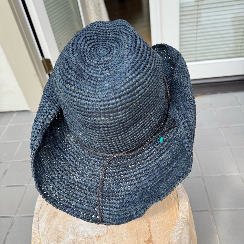 Elegant Black Woven Hat with Beaded Charms - Picture 3 of 4